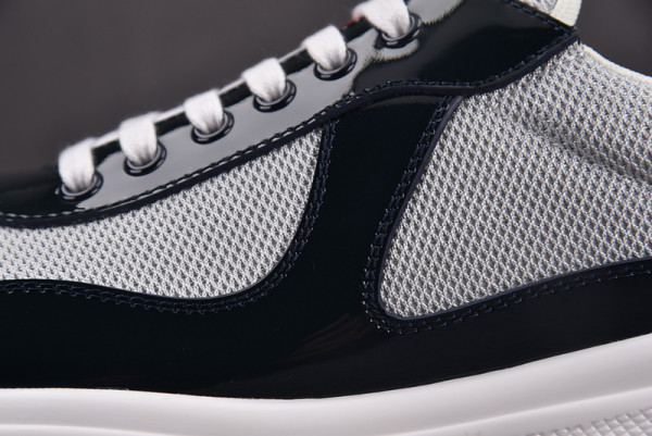 Pra*a sneaker