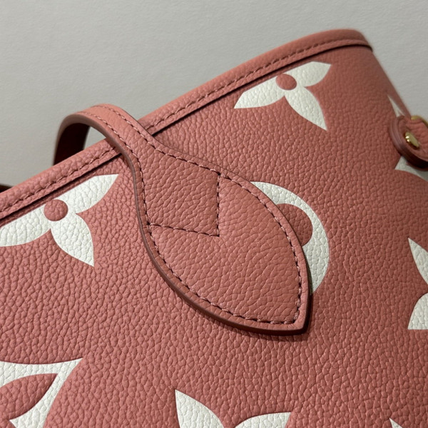 l**is V*t*n neverfull mm