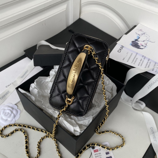 CL VANITY WITH CHAIN