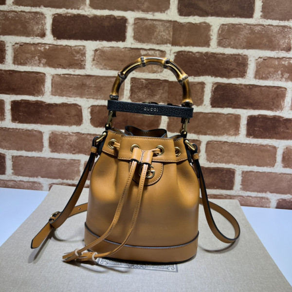 G*u*i diana mini bucket bag