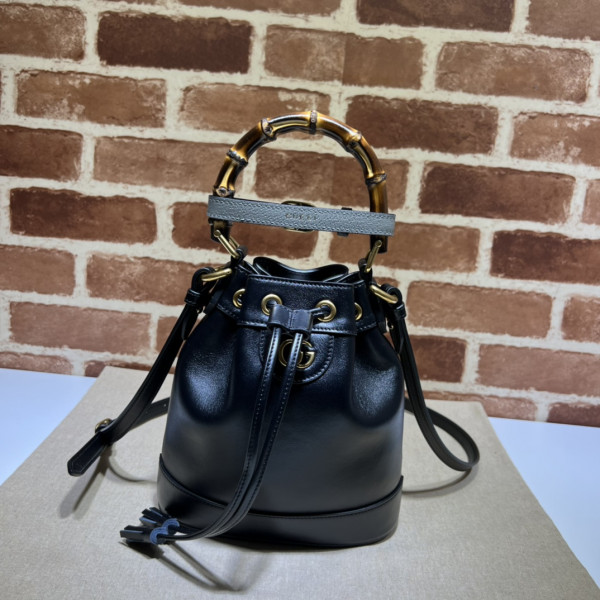 G*u*i diana mini bucket bag
