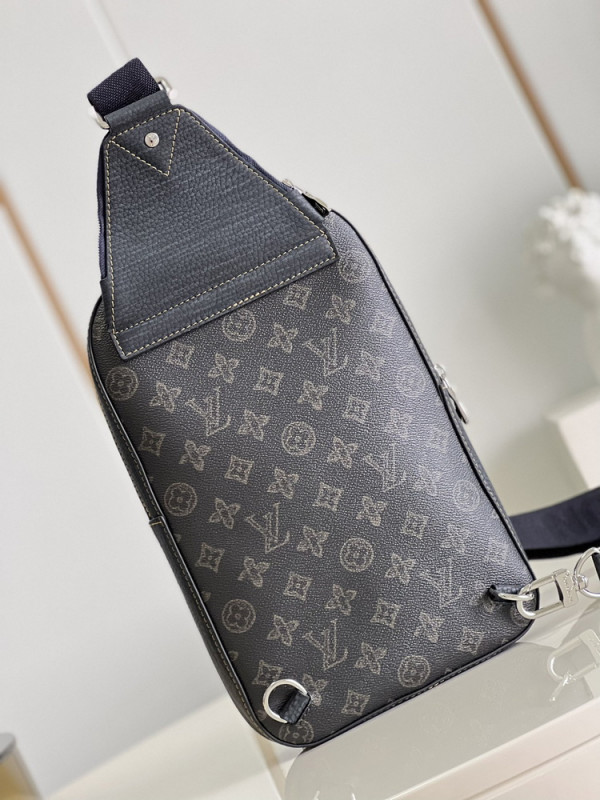 l**is V*t*n avenue sling bag nm