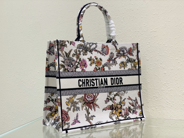 large D*or book tote