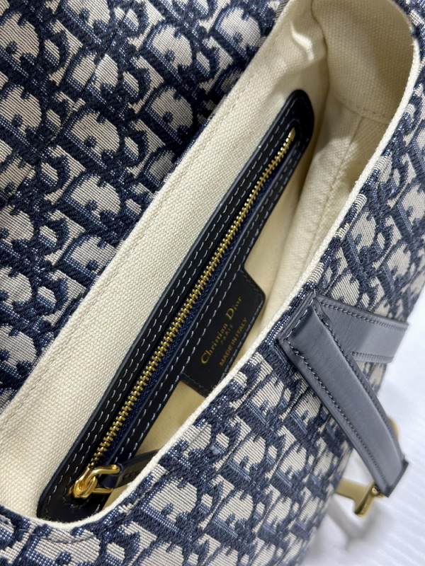 D*or saddle bag