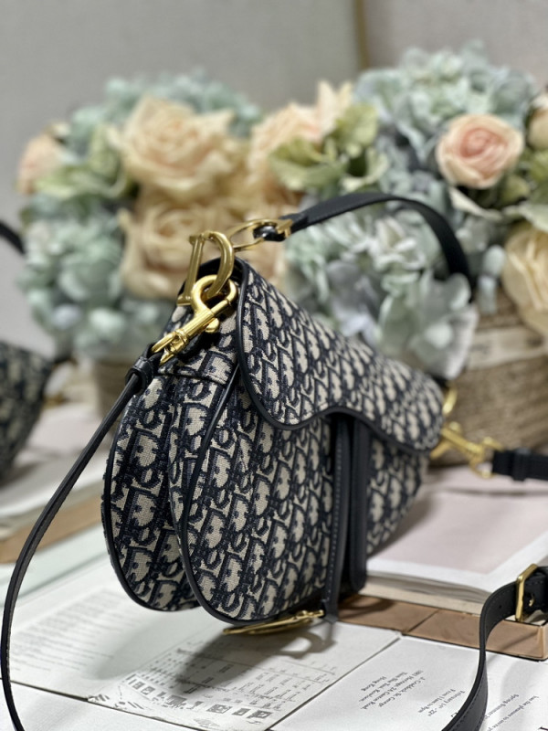 D*or saddle bag