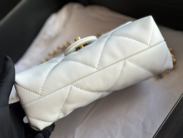 CL SMALL FLAP BAG