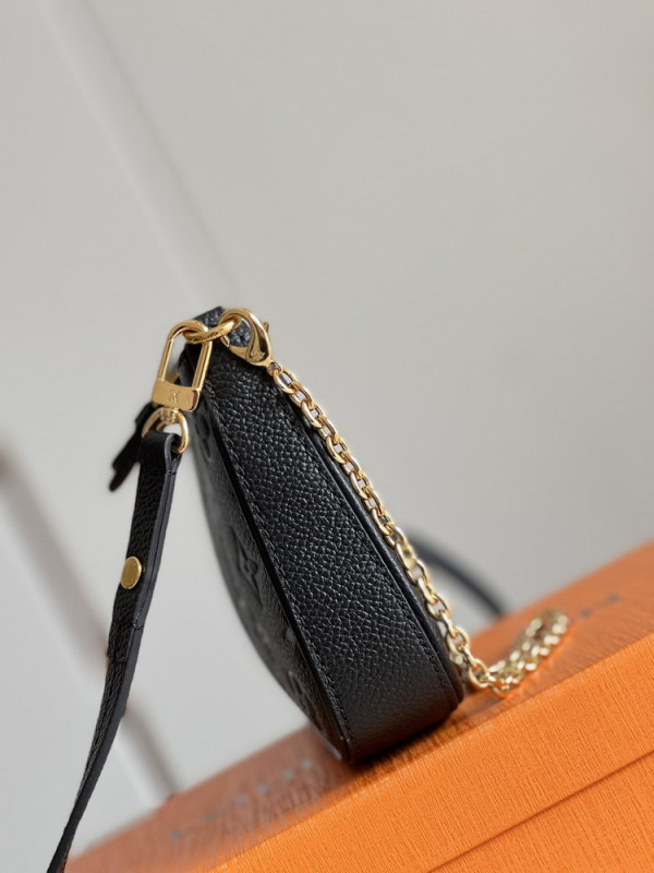 l**is V*t*n easy pouch on strap