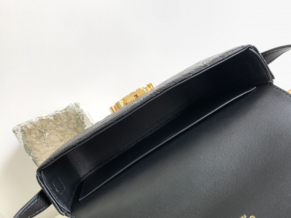 Ce**e triomphe shoulder bag