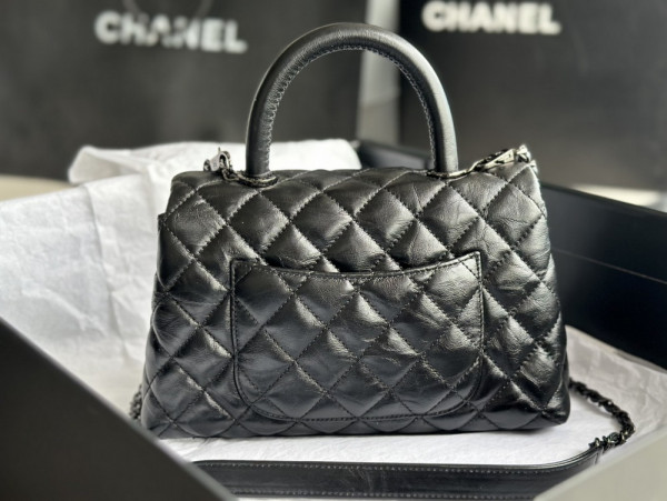 CL FLAP BAG WITH TOP HANDLE