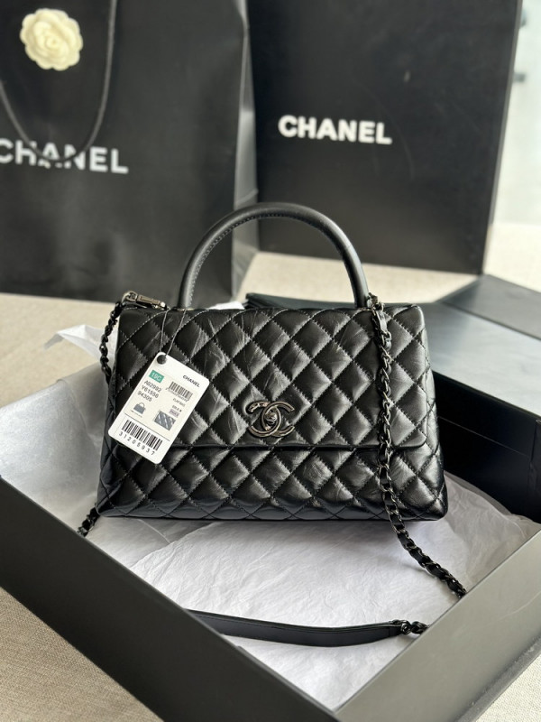 CL LARGE FLAP BAG WITH TOP HANDLE