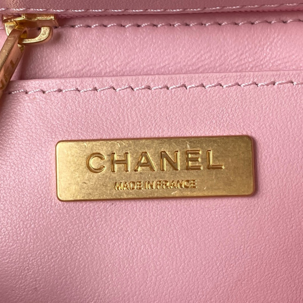 CL FLAP BAG WITH TOP HANDLE