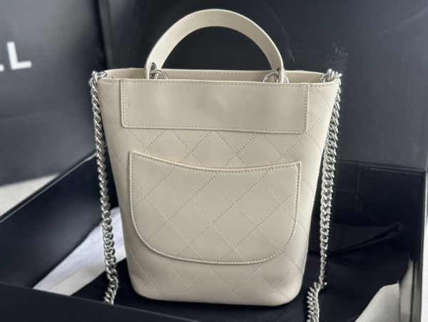 CL BUCKET BAG