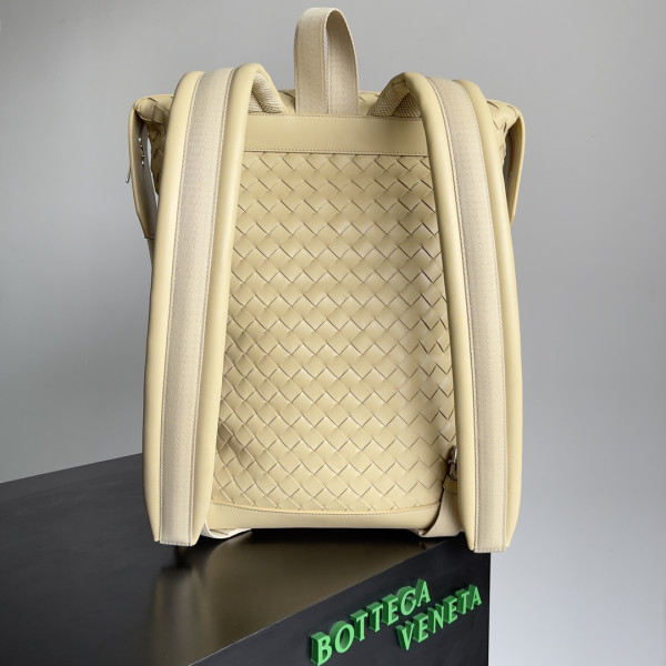 Bo*te*ga ve*ne*ta arco backpack