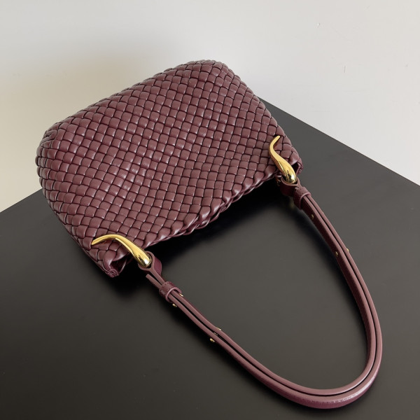 Bo*te*ga ve*ne*ta small clicker shoulder bag