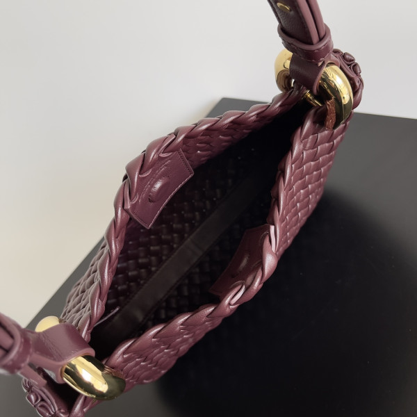 Bo*te*ga ve*ne*ta small clicker shoulder bag