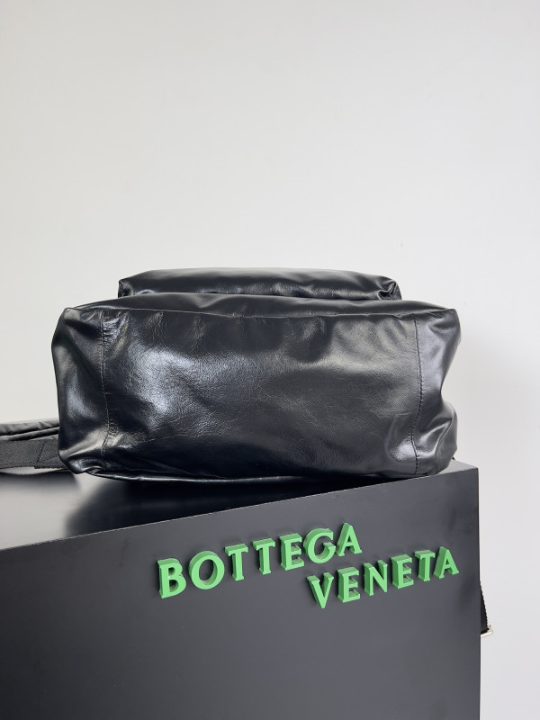Bo*te*ga ve*ne*ta backpack