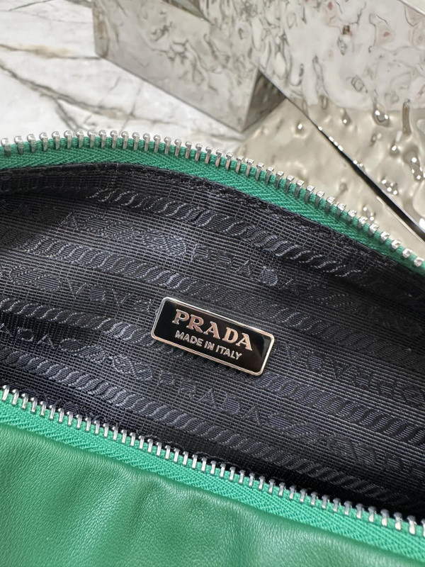 Pra*a triangle bag