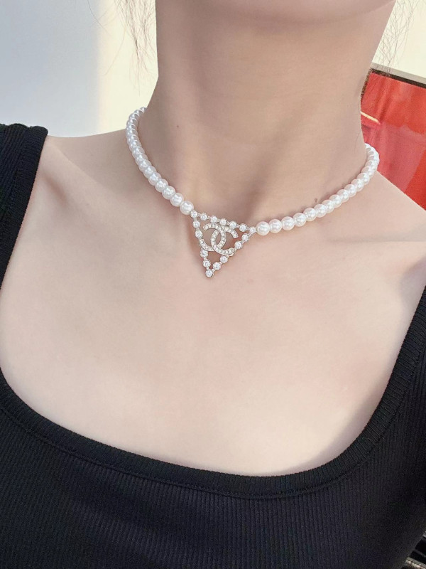 CL NECKLACE