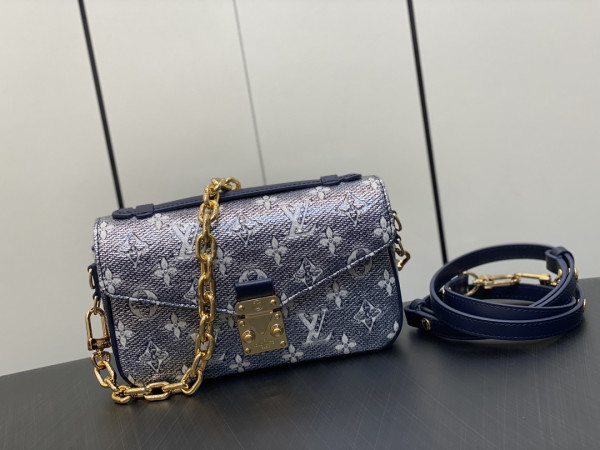 l**is V*t*n pochette metis east west