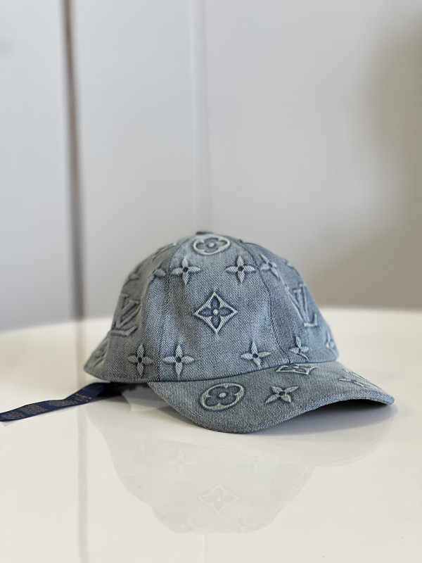 l**is V*t*n hat