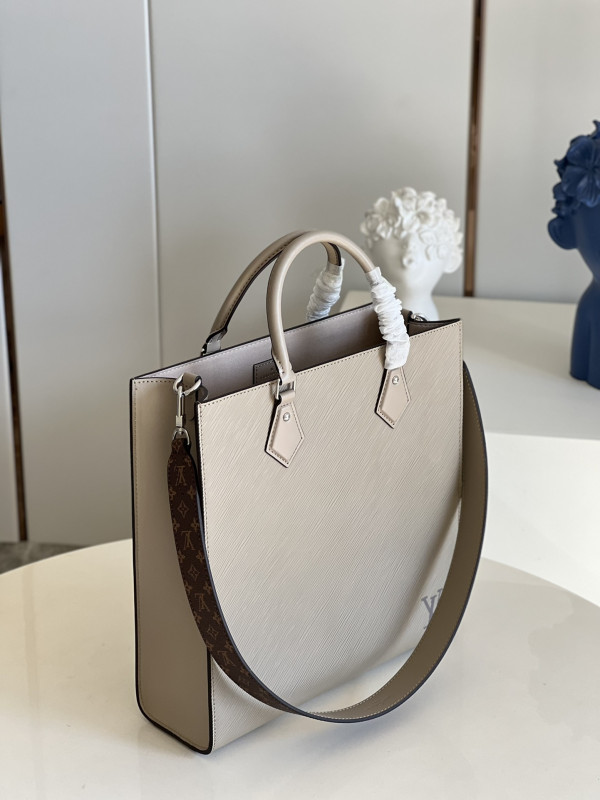 l**is V*t*n petit sac plat