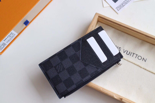l**is V*t*n coin card holder