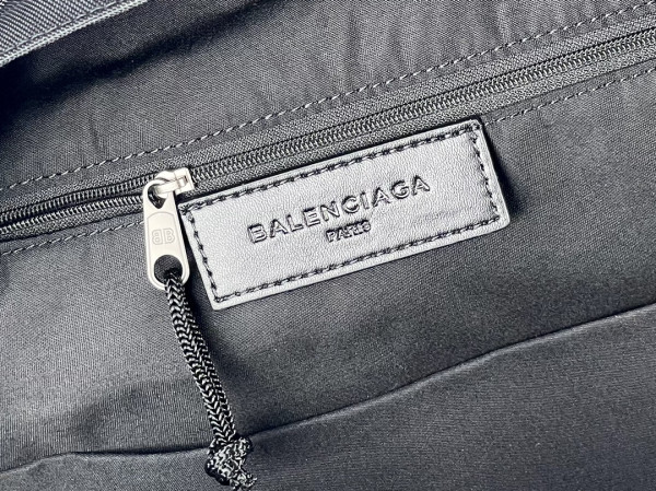 Ba*len*cia*ga backpack
