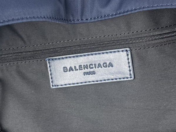 Ba*len*cia*ga backpack
