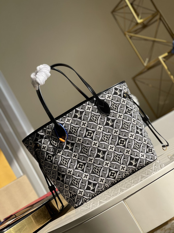 l**is V*t*n neverfull mm