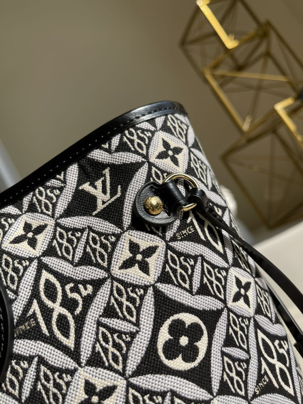 l**is V*t*n neverfull mm