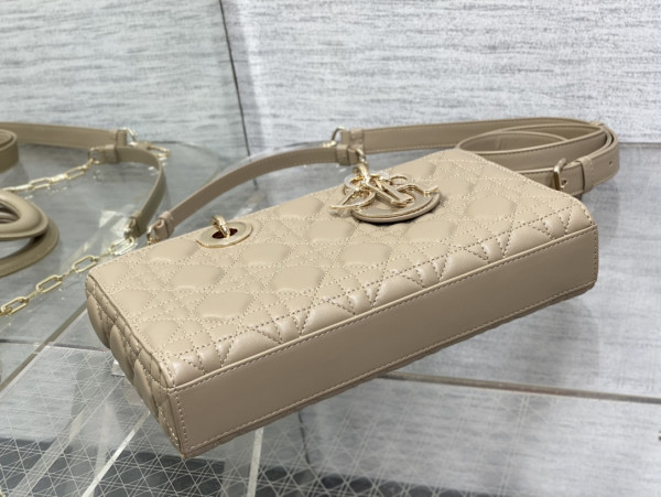 D*or lady d-joy bag