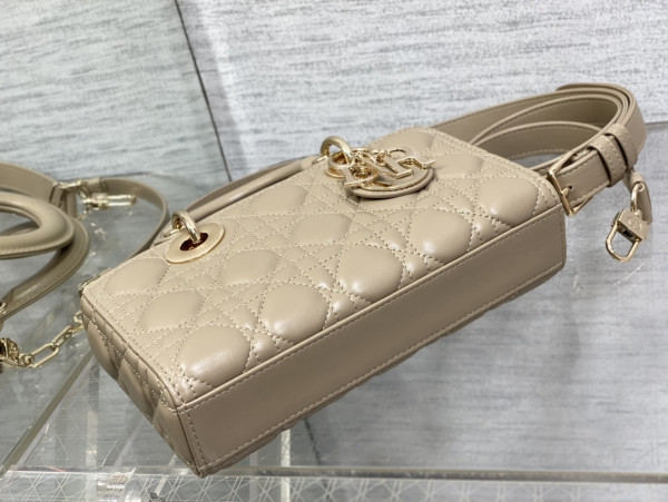 D*or lady d-joy bag