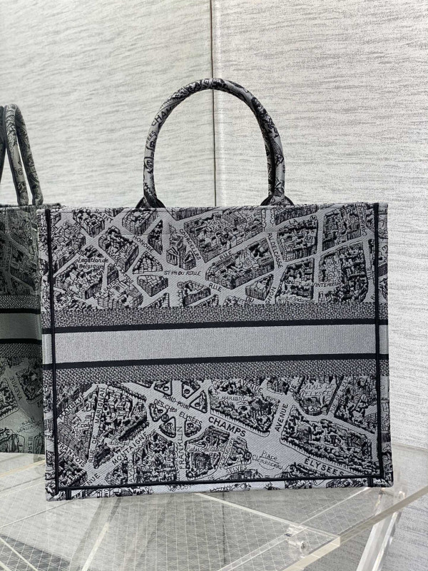 large D*or book tote