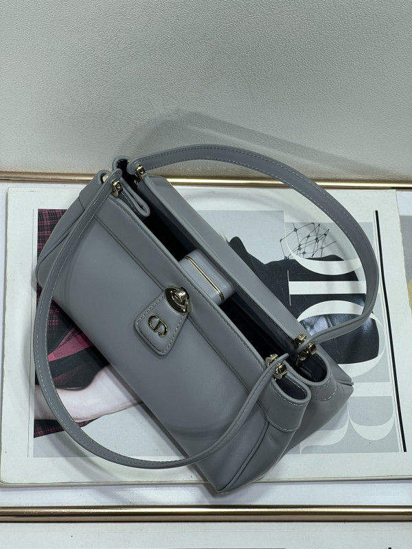 D*or key bag