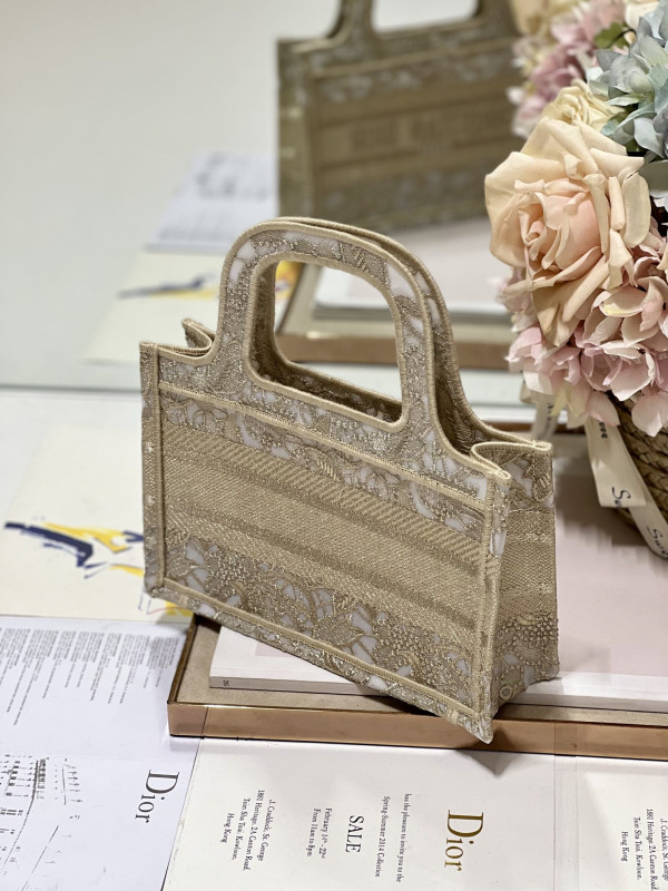 D*or book tote mini