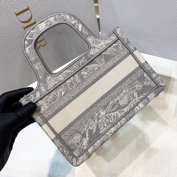 D*or book tote mini