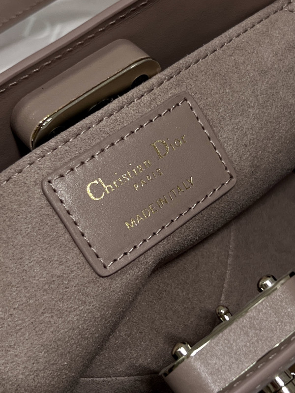 D*or key bag