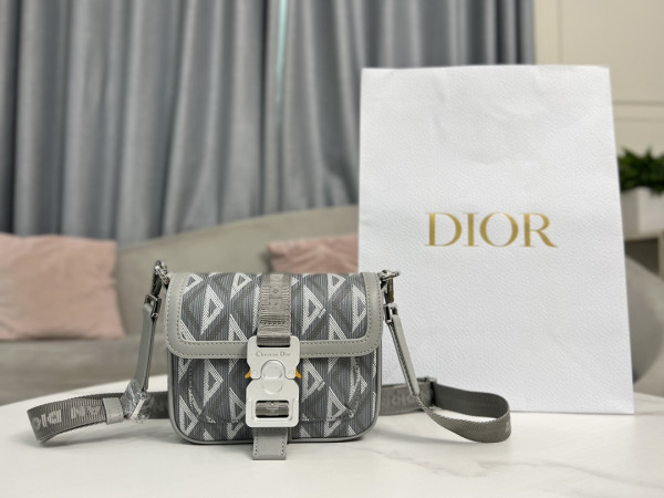 D*or mini hit the road bag with strap