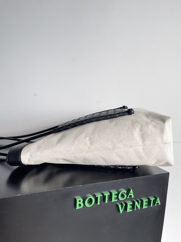 Bo*te*ga ve*ne*ta portello tote