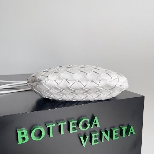 Bo*te*ga ve*ne*ta mini sardine top handle bag