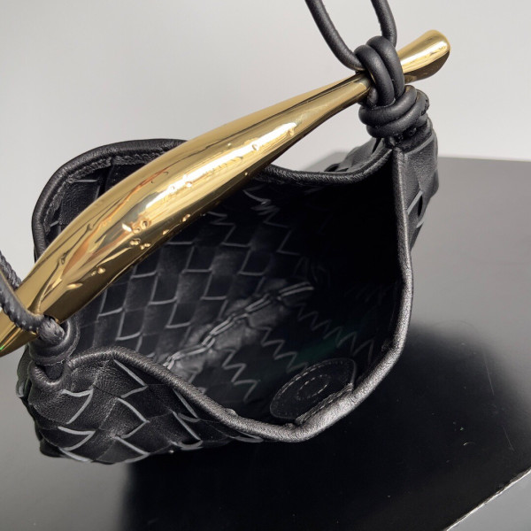 Bo*te*ga ve*ne*ta mini sardine top handle bag