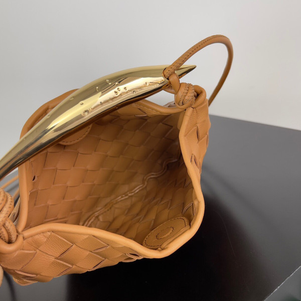 Bo*te*ga ve*ne*ta mini sardine top handle bag