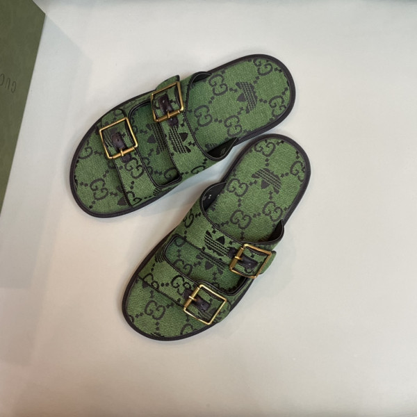 G*u*i slipper