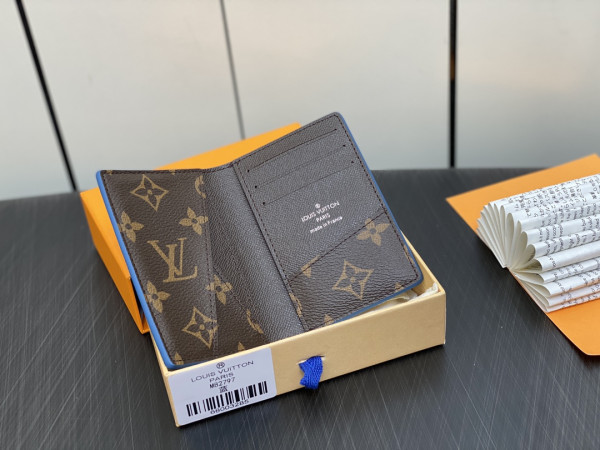 l**is V*t*n pocket organizer