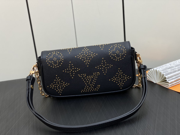 l**is V*t*n wallet on chain ivy