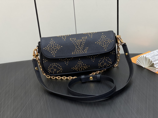 l**is V*t*n wallet on chain ivy