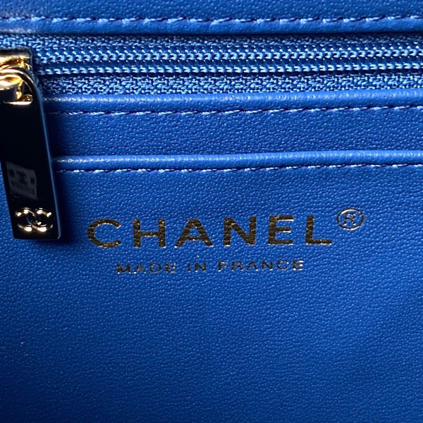 CL SMALL BOX BAG
