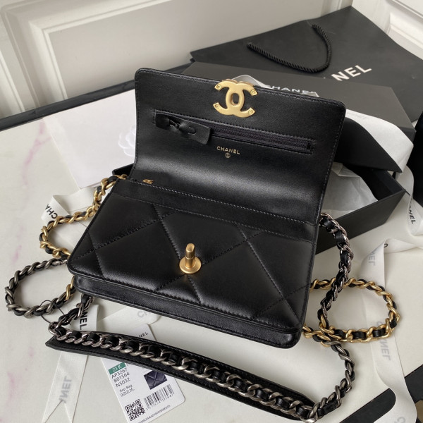 CL 19 WALLET ON CHAIN