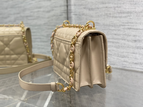 D*or miss caro mini bag