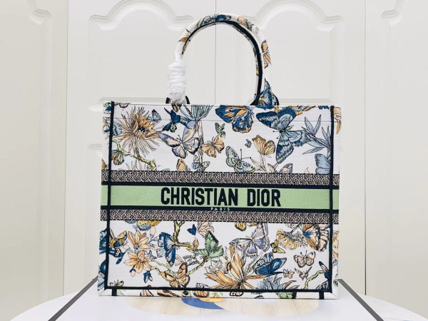 large D*or book tote
